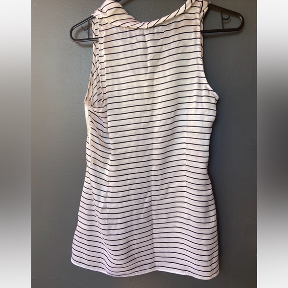 White House Black Market sleeveless silk blouse size XS - Picture 2 of 4